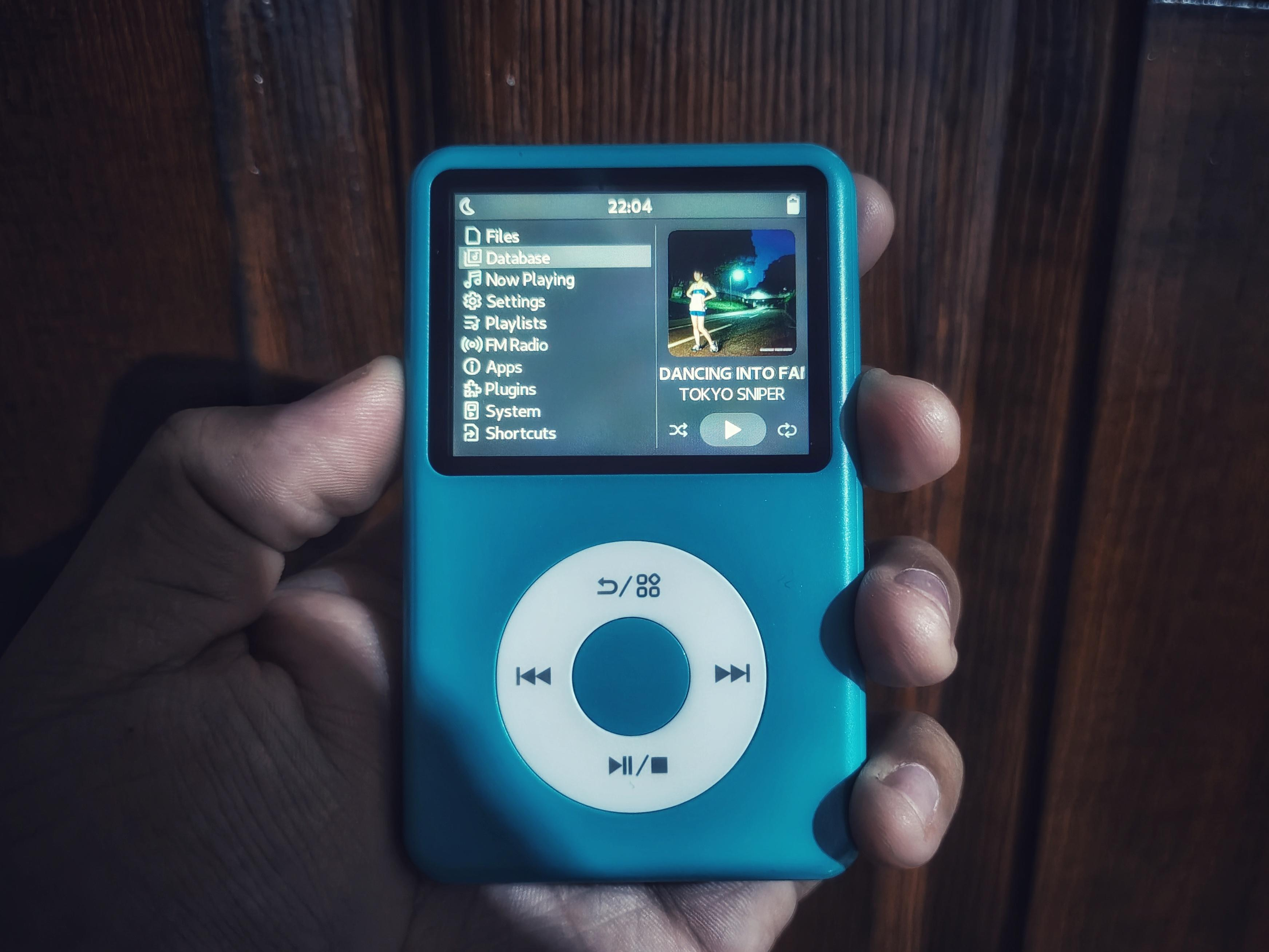 My Innioasis Y1 with my adapted AdwaitaPod theme