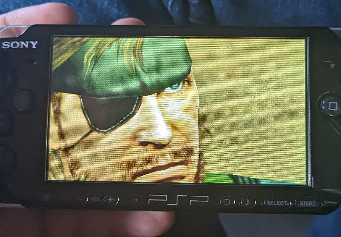 Snake looking very cool, this time in a high quality animated cutscene!